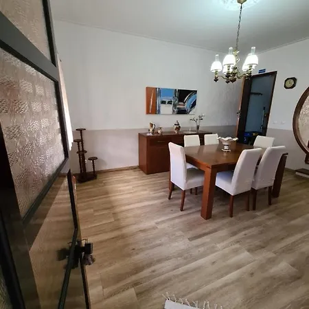 Gomes & Fortunato House Casais Brancos