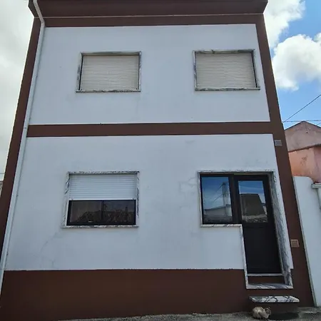 別荘 Gomes & Fortunato House Casais Brancos