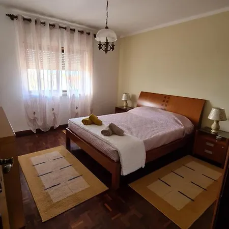 Gomes & Fortunato House * Casais Brancos